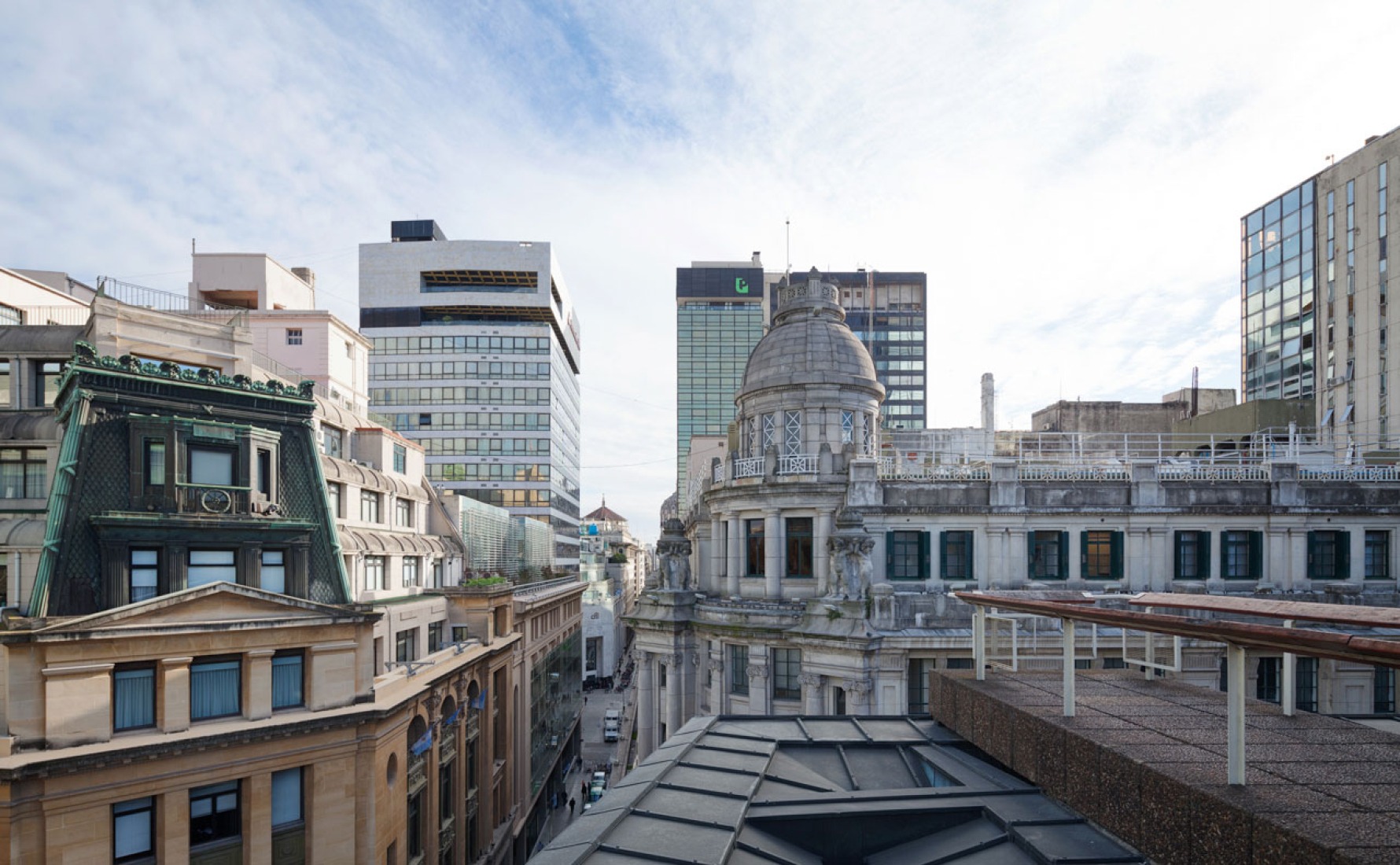 Exterior view from the rooftop. Bank of London by Clorindo Testa and SEPRA. Photography ©Federico Cairoli.