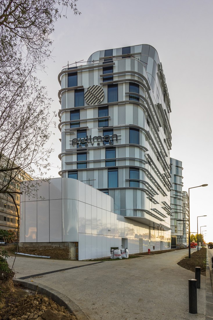 Exterior view. Hotels Accor by Arte Charpentier Architects. Photography by Christophe Valtin.