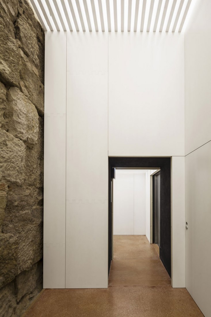 Suitability of the Domus Avinyó site by Vora Arquitectura. Photography © Adrià Goula