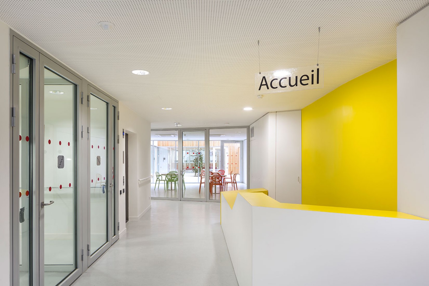 Interior view, corridor. An urban health center by AZC. Photography © AZC & SERGIO GRAZIA