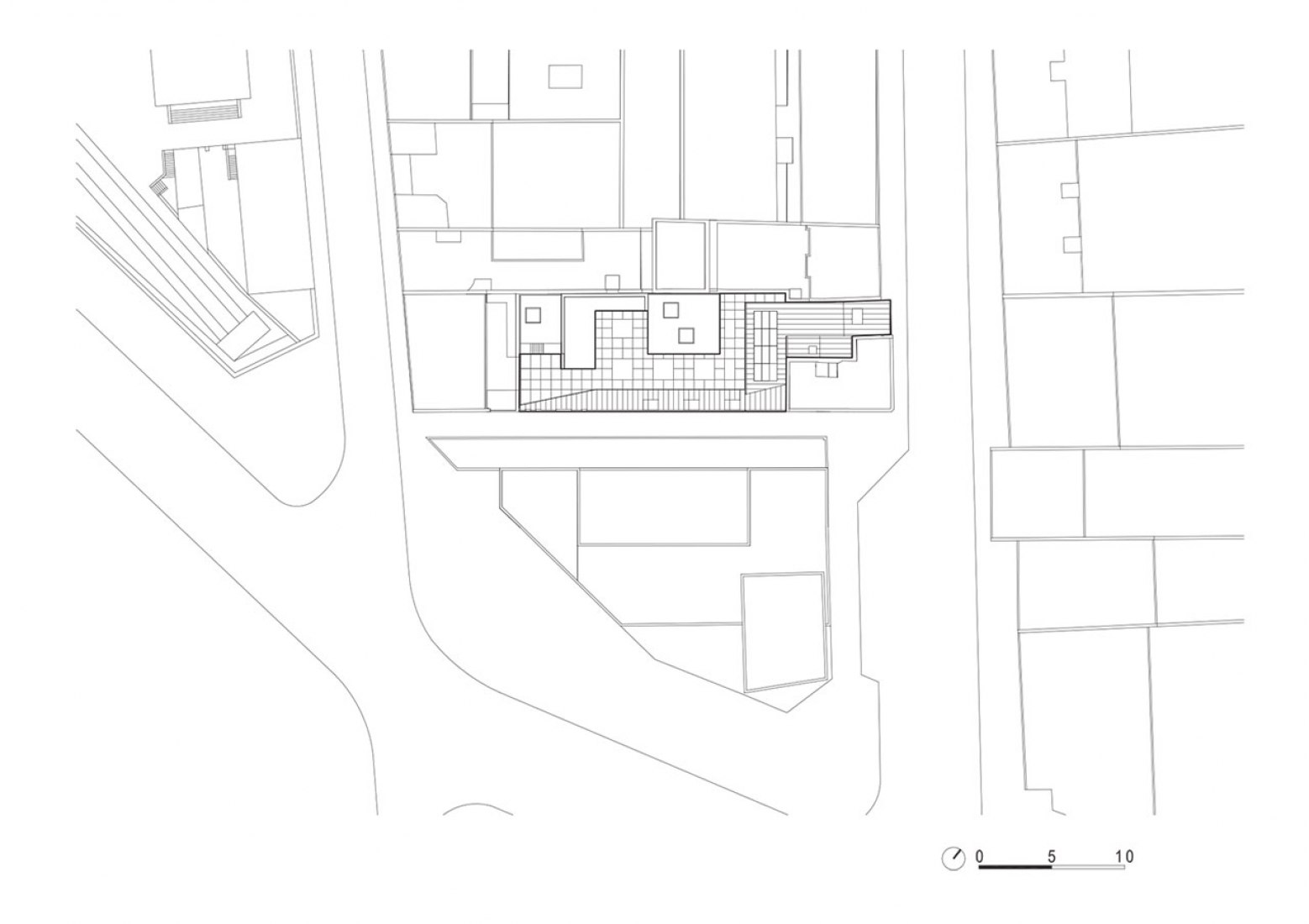 Site plan. An urban health center by AZC. 