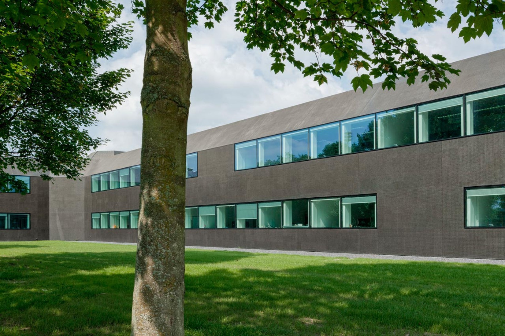 Detalle de una de las cabezas de oficinas. Ayuntamiento de Borsele por Atelier Kempe Thill. Fotografía © Ulrich Schwarz.