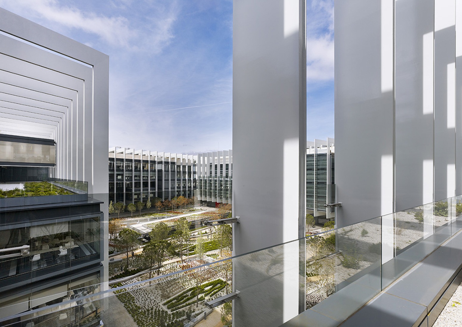 Campus Repsol de Madrid, por Rafael de La-Hoz Arquitectos. Fotografía © Alfonso Quiroga.