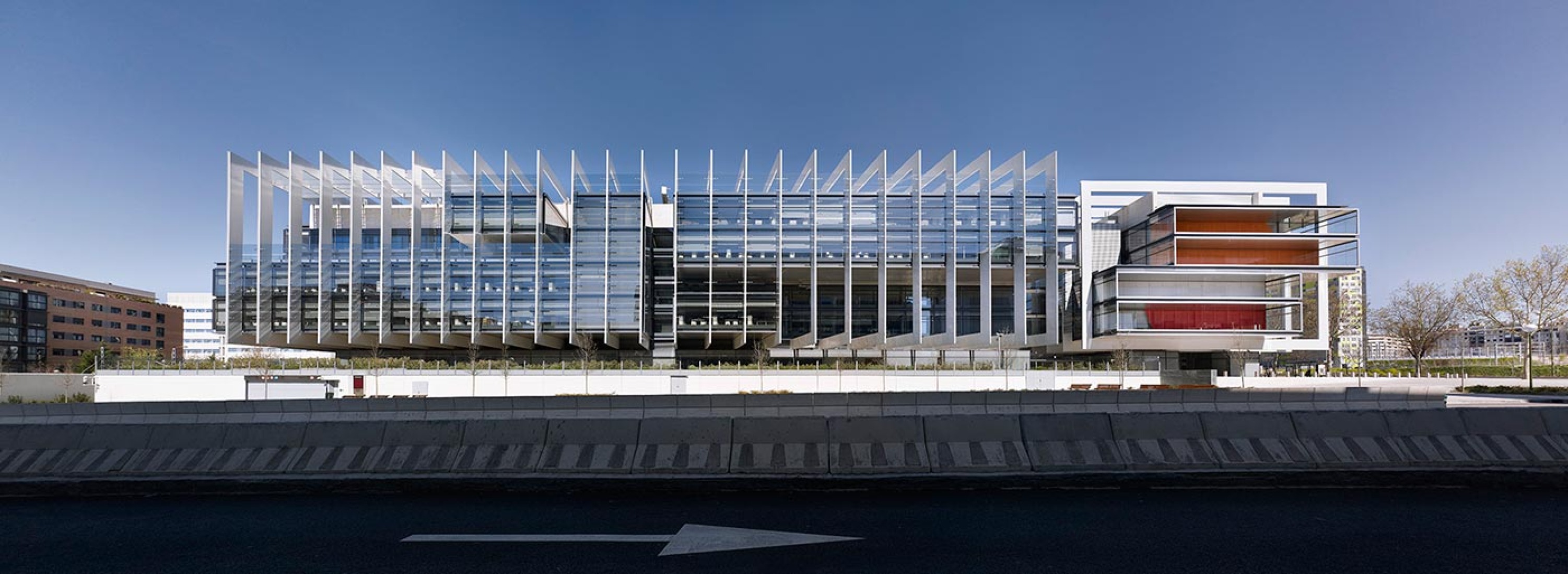 Campus Repsol de Madrid, por Rafael de La-Hoz Arquitectos. Fotografía © Alfonso Quiroga. 