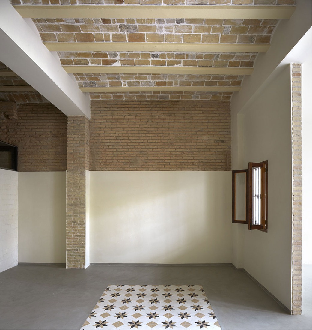 Vista interior. Reforma de vivienda en el Cabanyal por David Estal Herrero. Fotografía © Mariela Apollonio.