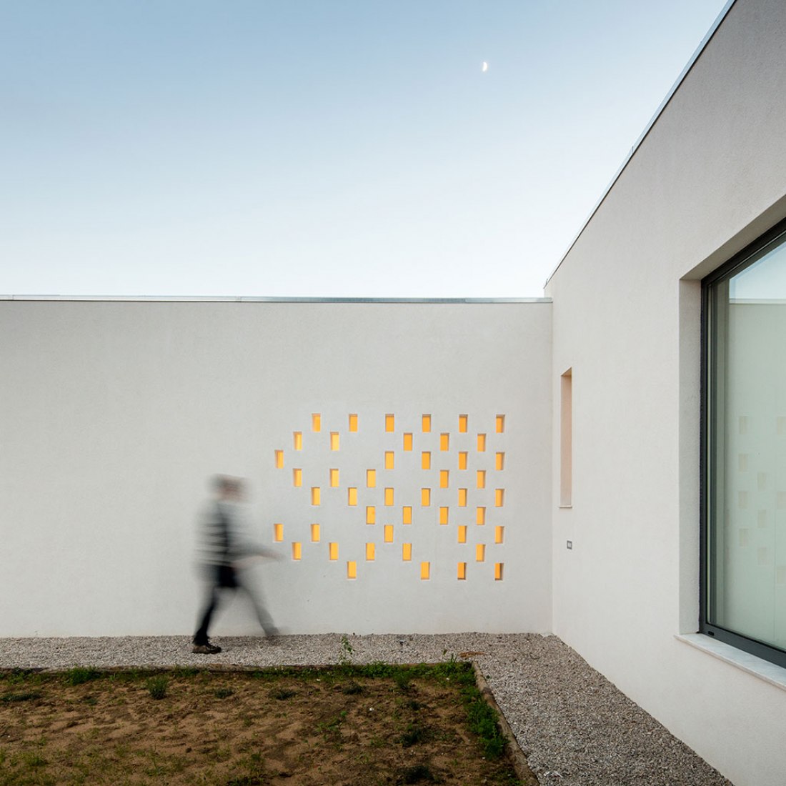 Exterior private area. Vineyard house by Blaanc. Photography © João Morgado.