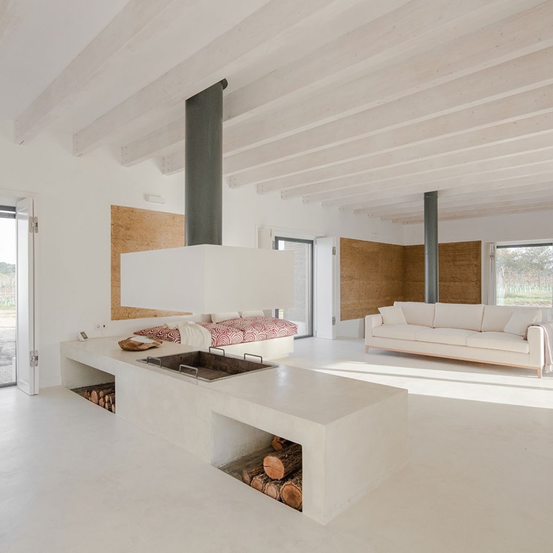 Interior view living room. Vineyard house by Blaanc. Photography © João Morgado.