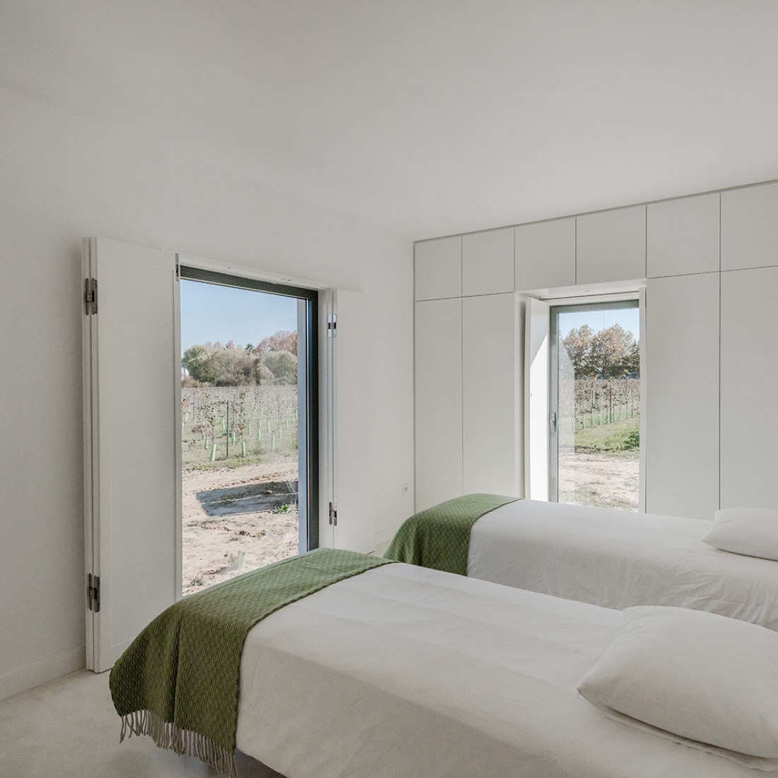 Interior view corridor. Vineyard house by Blaanc. Photography © João Morgado.