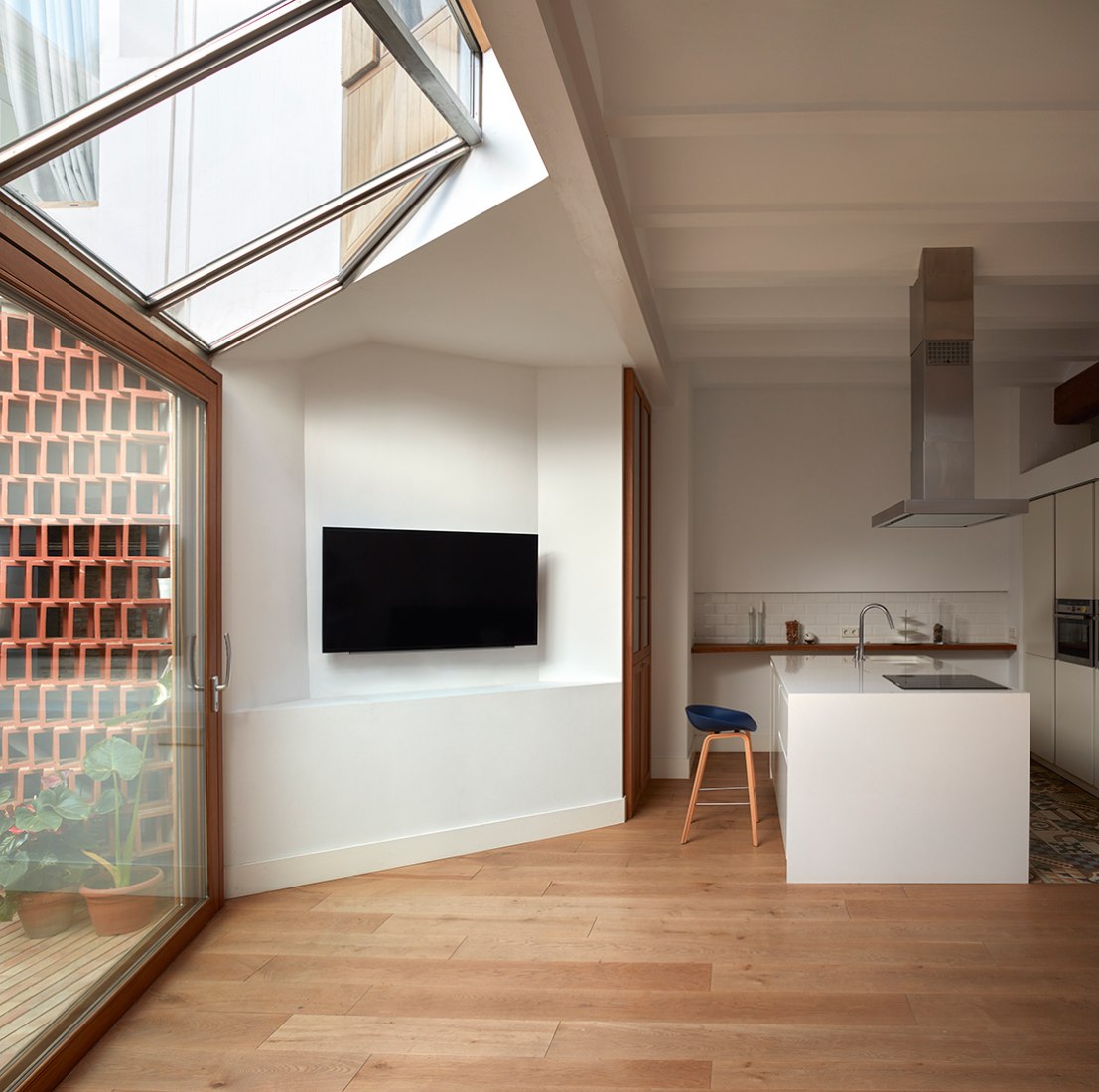 Vista interior. Casa Flora por Gradolí & Sanz. Fotografía © Mariela Apollonio.