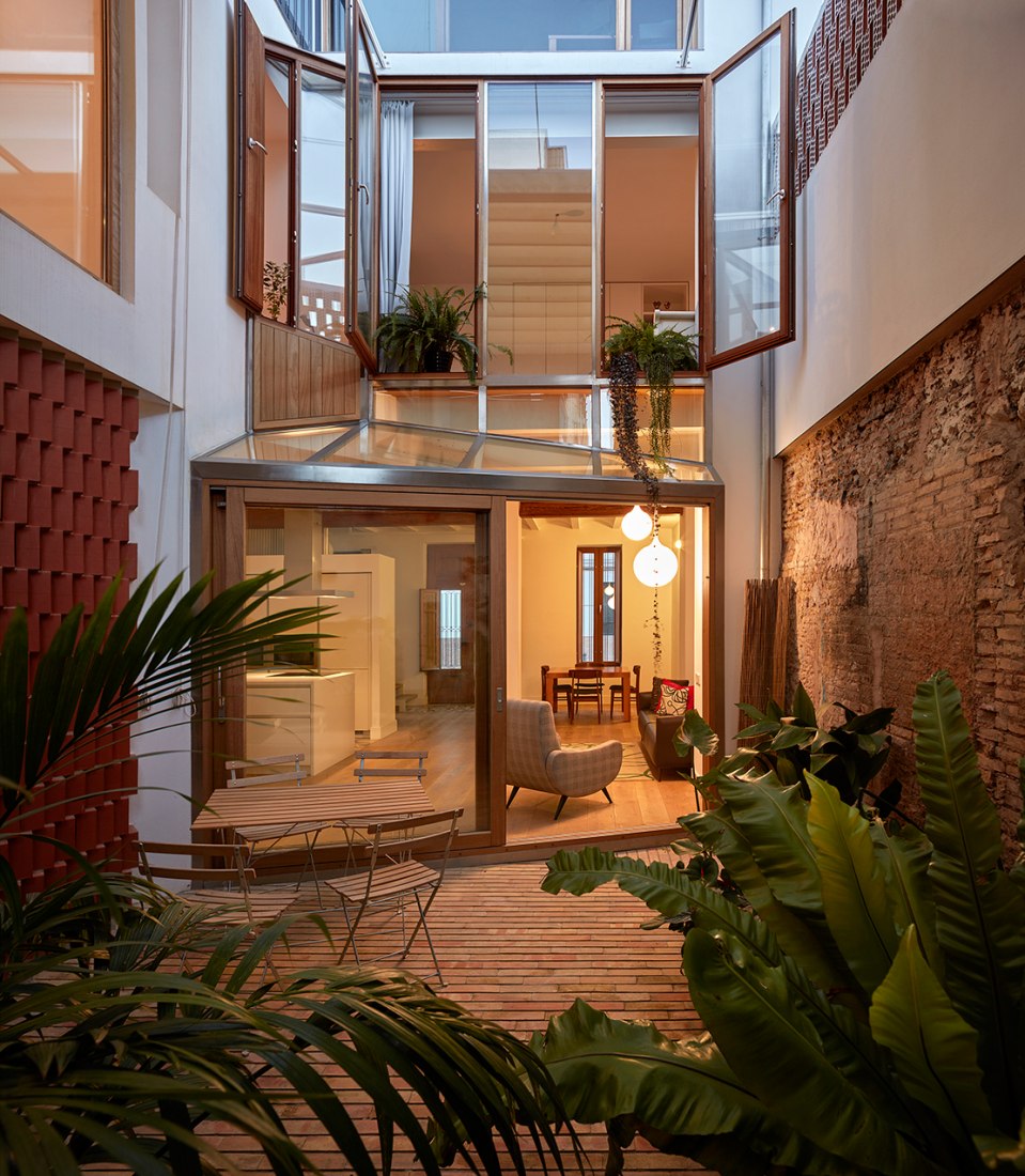 Vista interior. Casa Flora por Gradolí & Sanz. Fotografía © Mariela Apollonio.