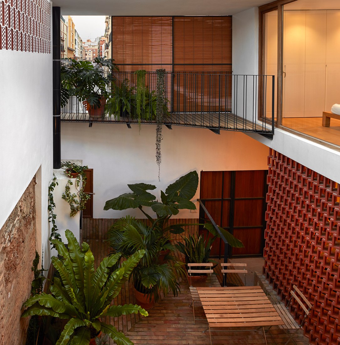 Vista interior. Casa Flora por Gradolí & Sanz. Fotografía © Mariela Apollonio.