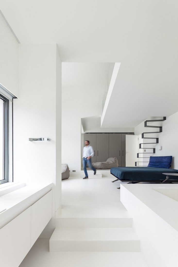 Interior view. P272 House by Fragmentos de Arquitectura. Photography by Francisco Nogueira.