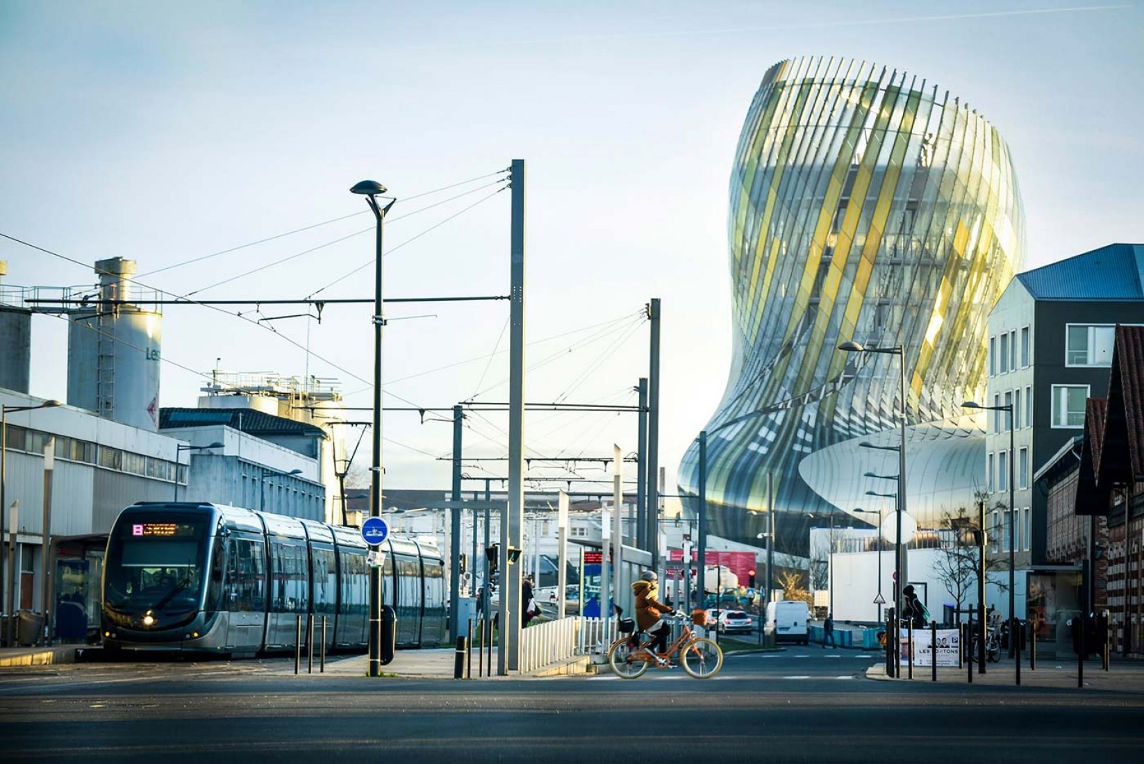 Exterior view. Cité du Vin by X-TU. Photography © Anaka