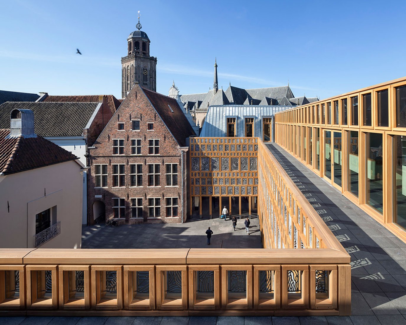 Vista exterior patio. Ayuntamiento de Deventer por Neutelings Riedijk Architecten. Fotografía © Scagliola Brakkee / © Neutelings Riedijk Arquitectos.