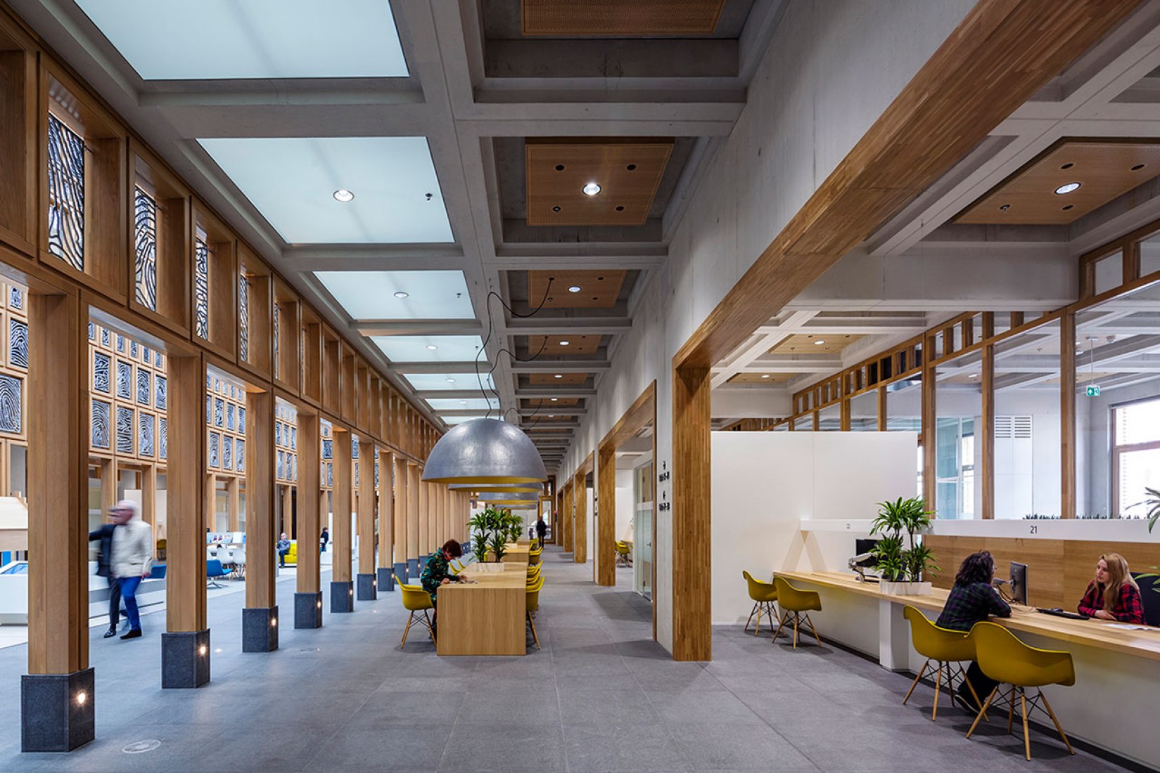  Vista interior oficinas. Ayuntamiento de Deventer por Neutelings Riedijk Architecten. Fotografía © Scagliola Brakkee / © Neutelings Riedijk Arquitectos.