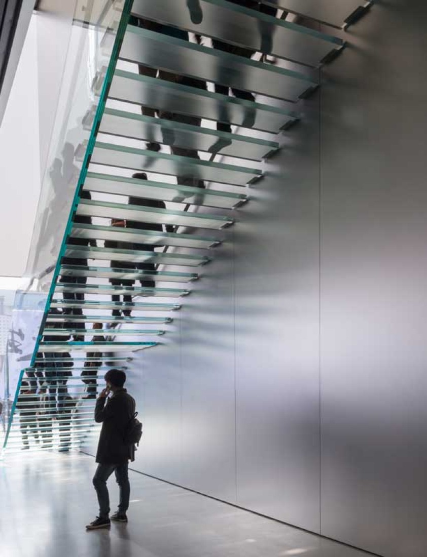 Apple store in Hangzhou by Foster + Partners. Photography courtesy of Apple