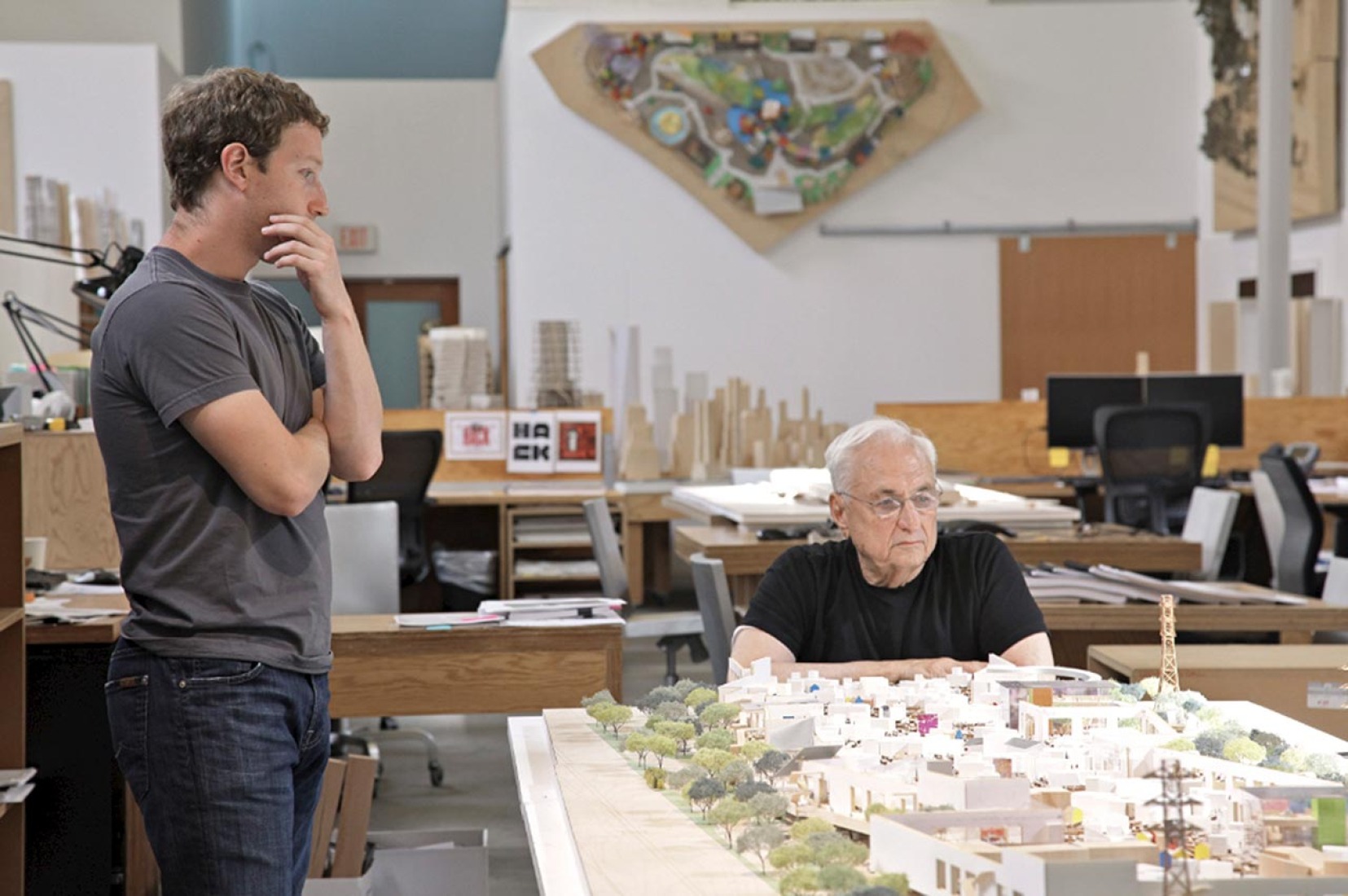 Studies and analysis about model by Frank Gehry/Gehry Partners. 