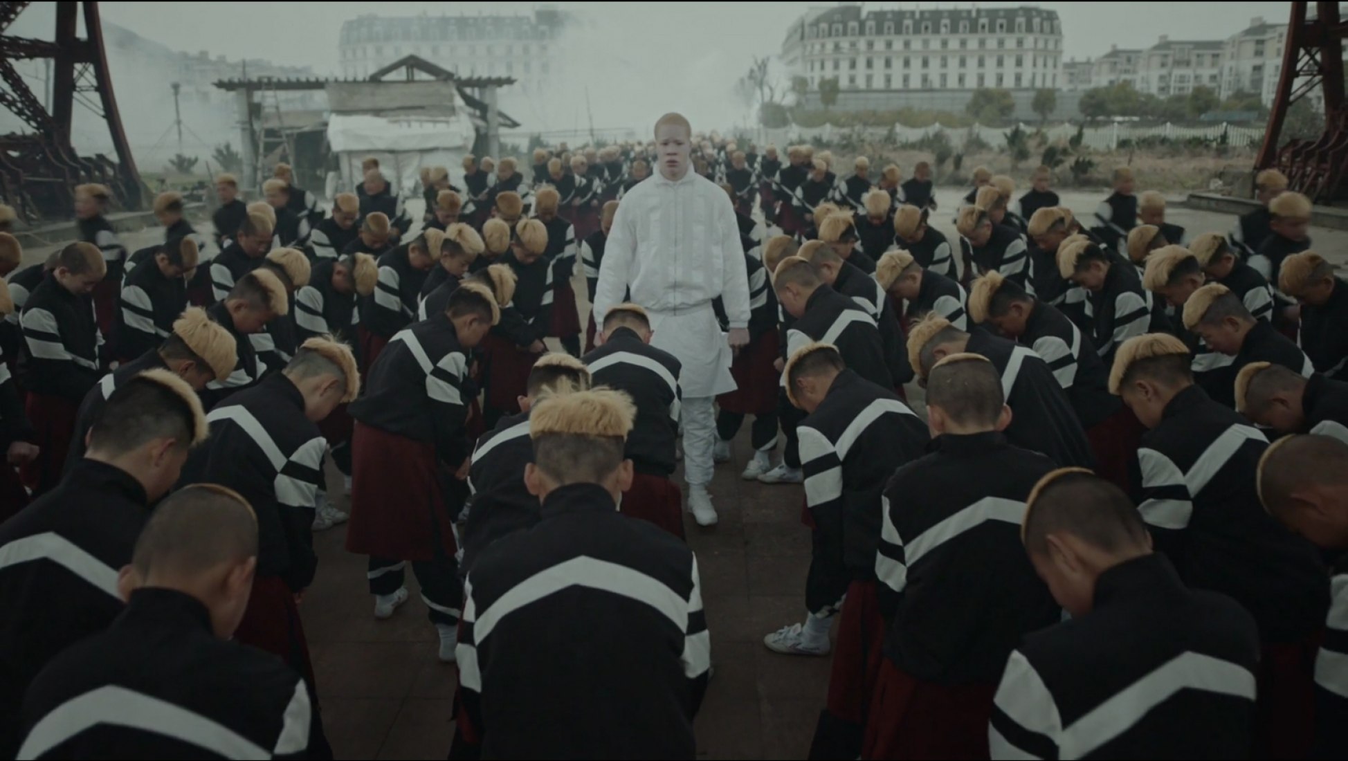 Videoclip para "Gosh" por Jamie XX