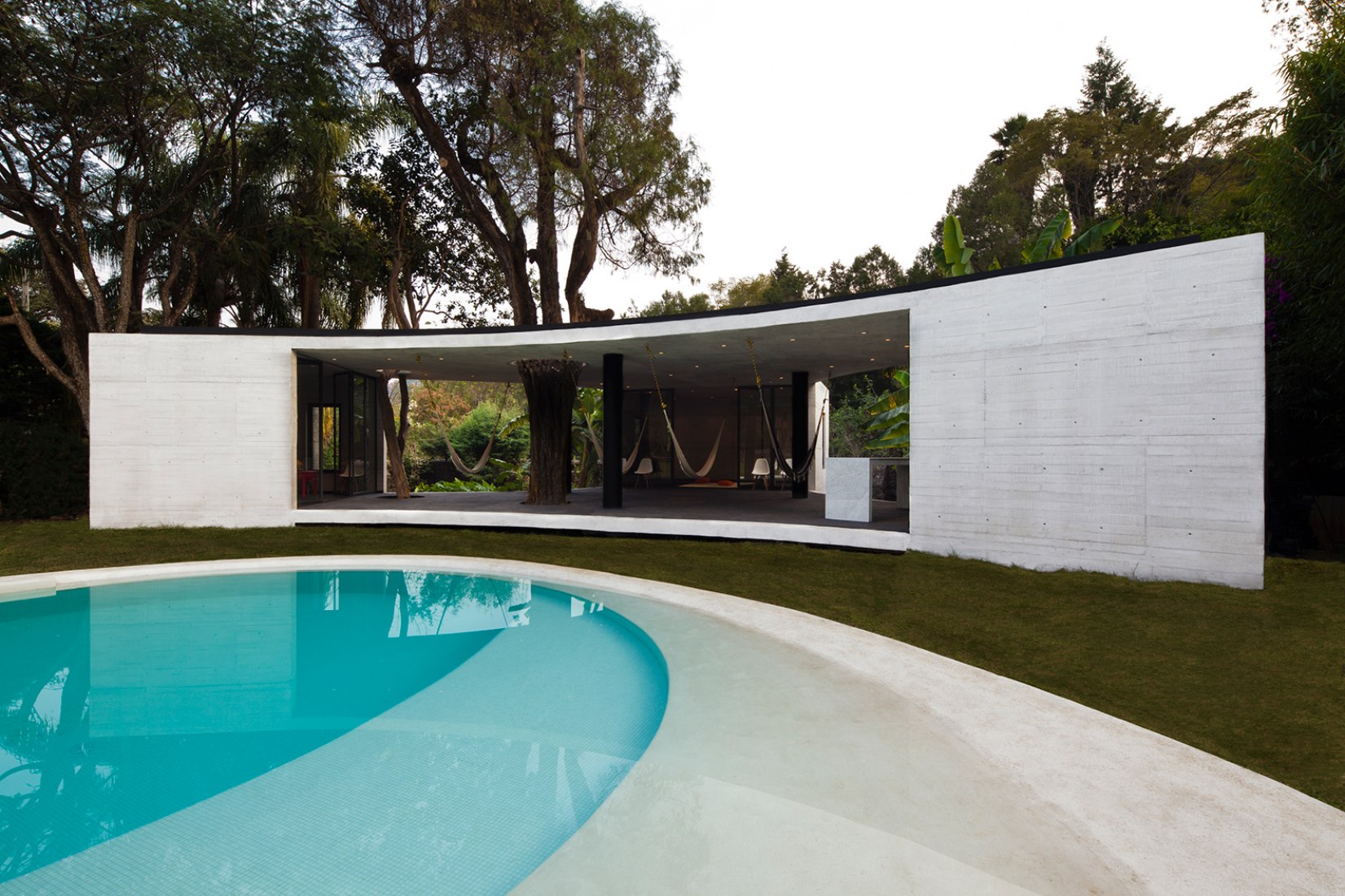 Tepoztlan Lounge by Cadaval & Solà-Molrales. Photography © Diego Berruecos.