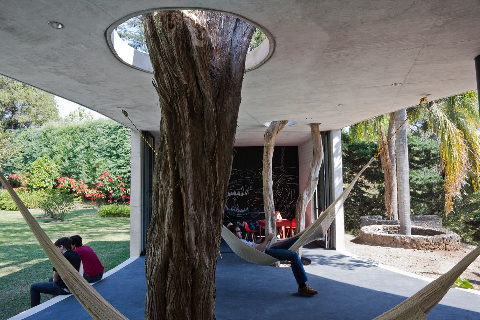 Tepoztlan Lounge by Cadaval & Solà-Molrales. Photography © Diego Berruecos.