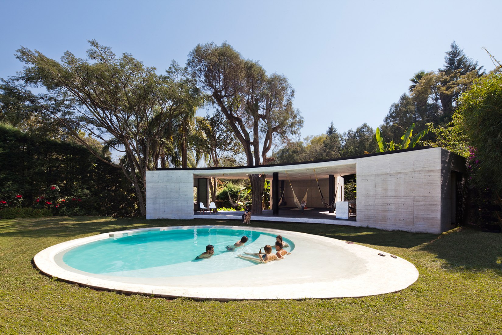 Tepoztlan Lounge by Cadaval & Solà-Molrales. Photography © Diego Berruecos.