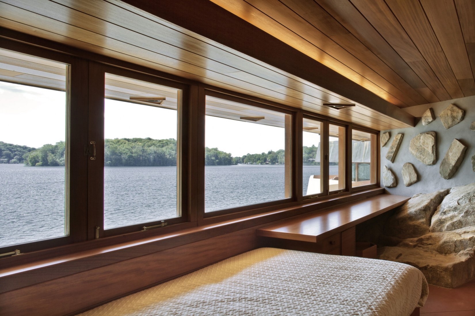 Vista interior. Casa Massaro por Frank Lloyd Wright. Imagen cortesía de Private Islands Online.