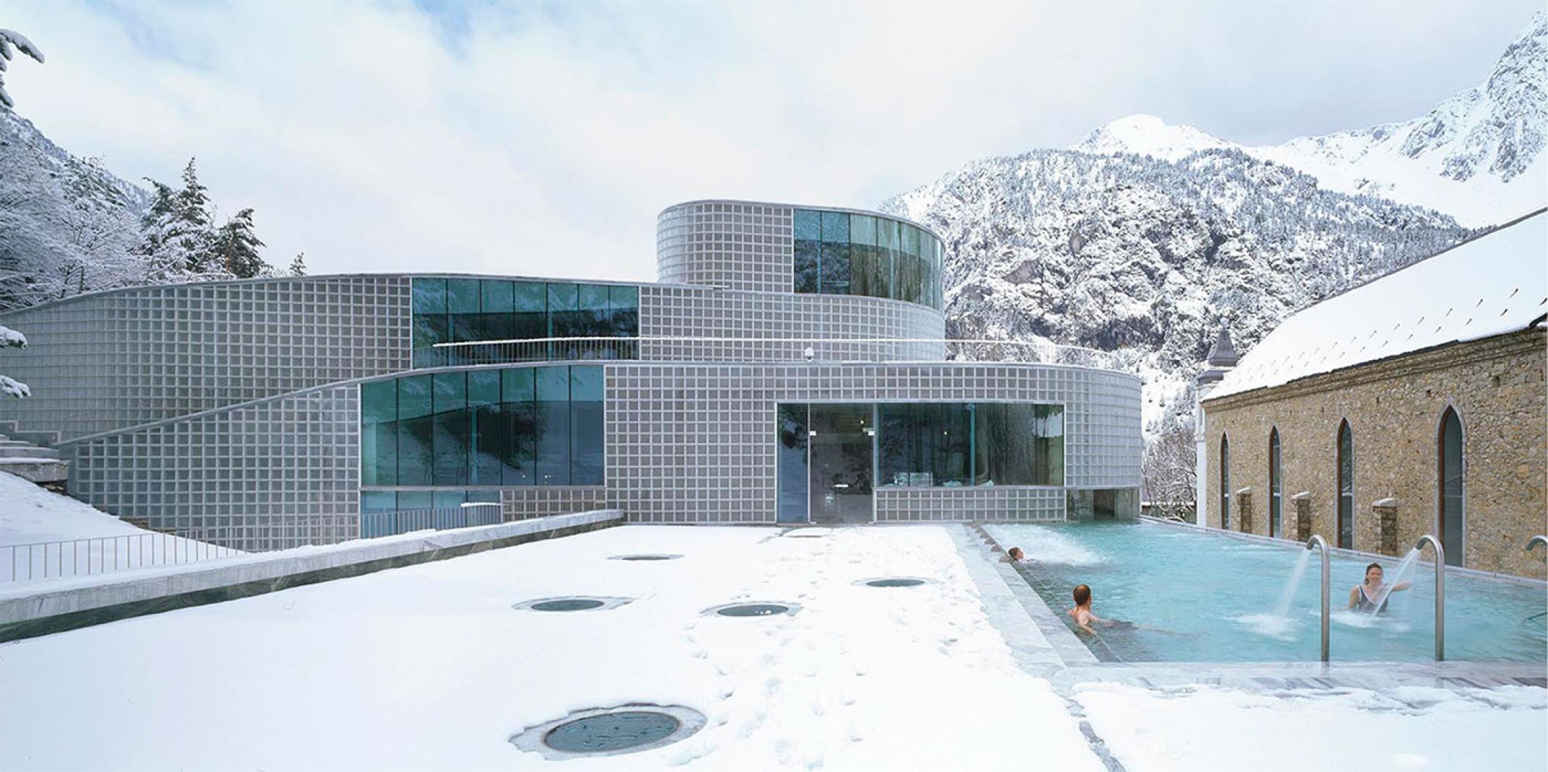 Interior view. Thermal baths "Termas de Tiberio" by Moneo Brock Studio. Photography © Jeff Brock.