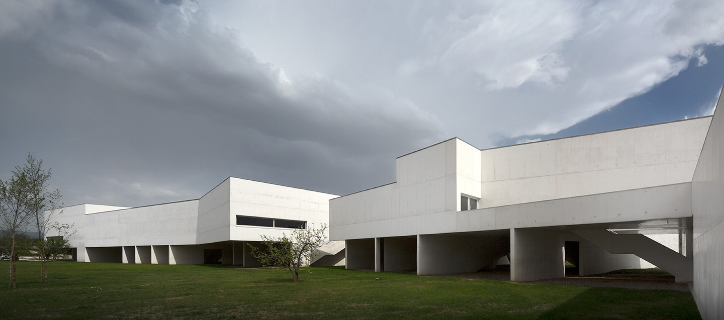 Museo de Arte Contemporáneo Nadir Afonso por Álvaro Siza. Fotografía cortesía de FG+SG © Fernando Guerra