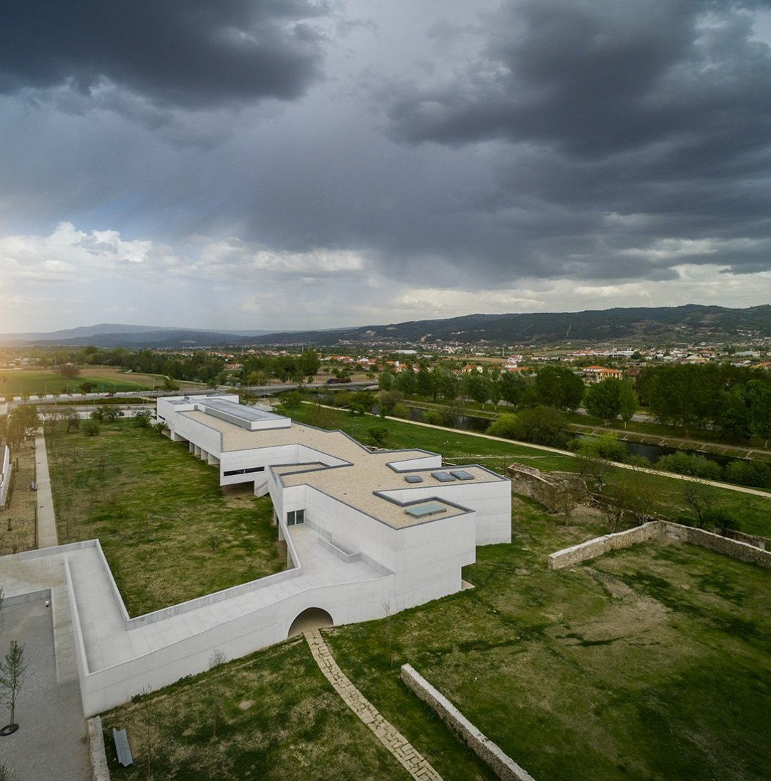 Museo de Arte Contemporáneo Nadir Afonso por Álvaro Siza. Fotografía cortesía de FG+SG © Fernando Guerra