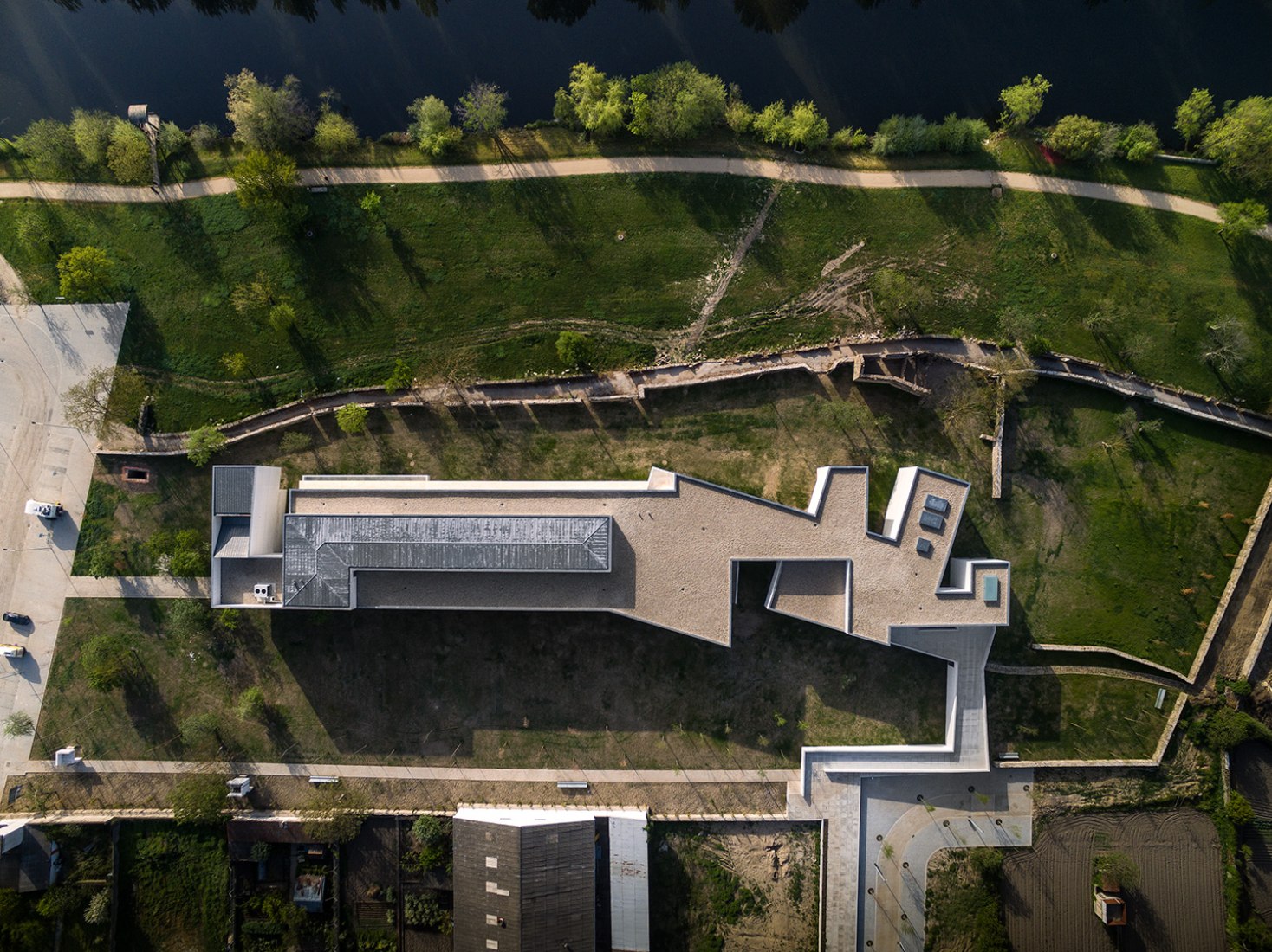 Vista exterior. Museo de Arte Contemporáneo Nadir Afonso por Álvaro Siza. Fotografía cortesía de FG+SG © Fernando Guerra.