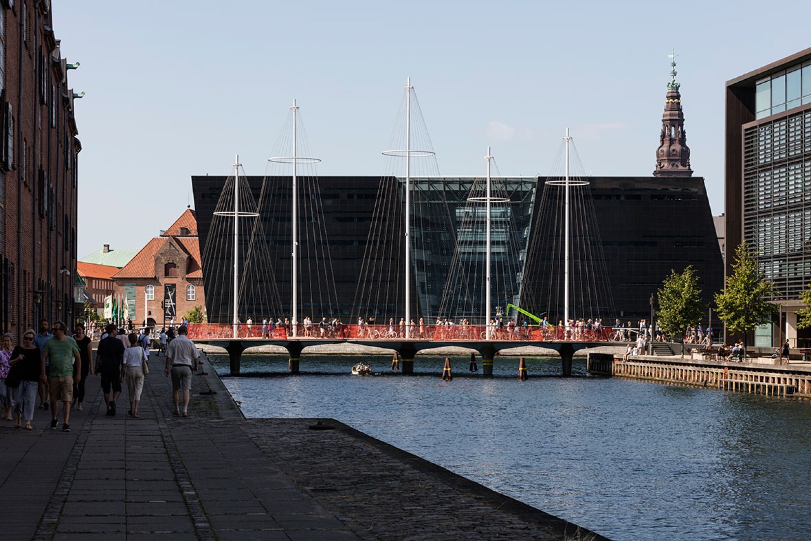 Cirkelbroen por Olafur Eliasson. Fotografía © Anders Sune Berg.