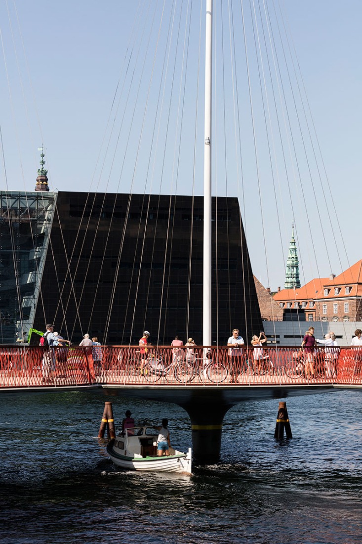 Cirkelbroen por Olafur Eliasson. Fotografía © Anders Sune Berg.