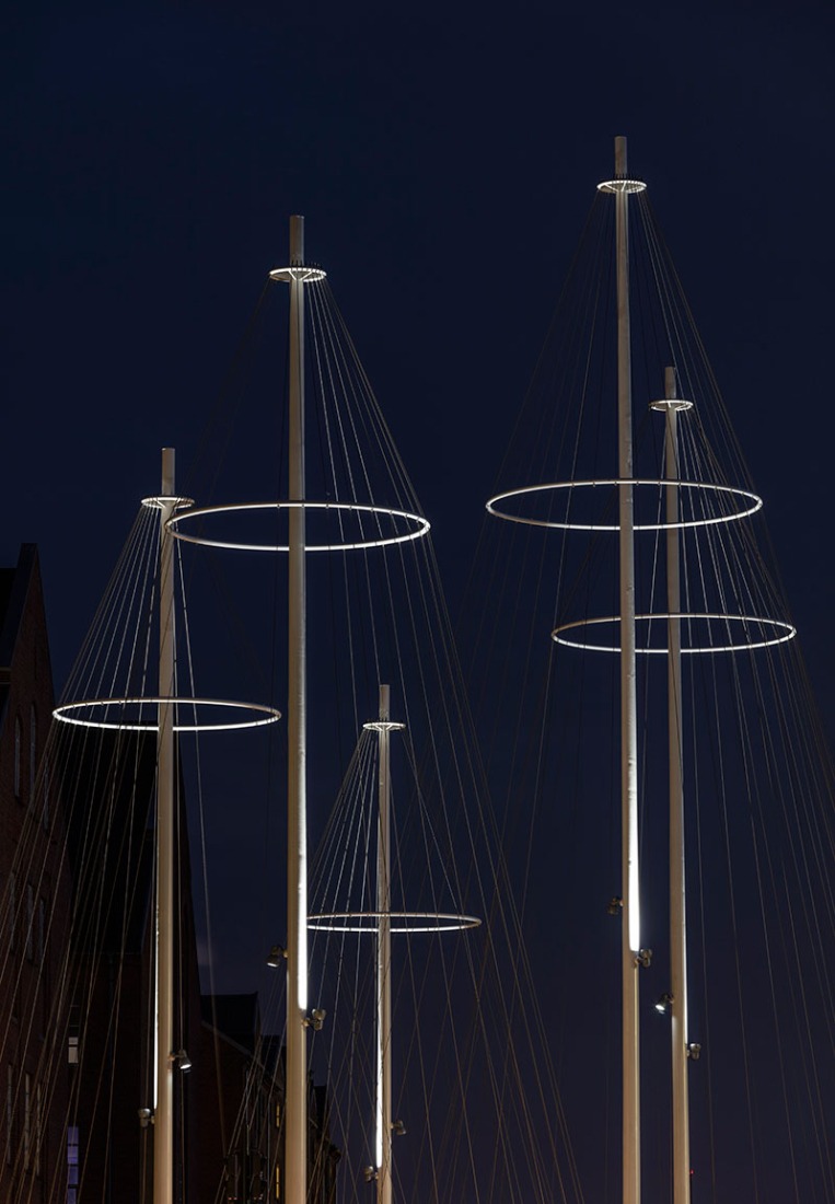 Fotografía nocturna del Cirkelbroen por Olafur Eliasson. Fotografía © Anders Sune Berg.