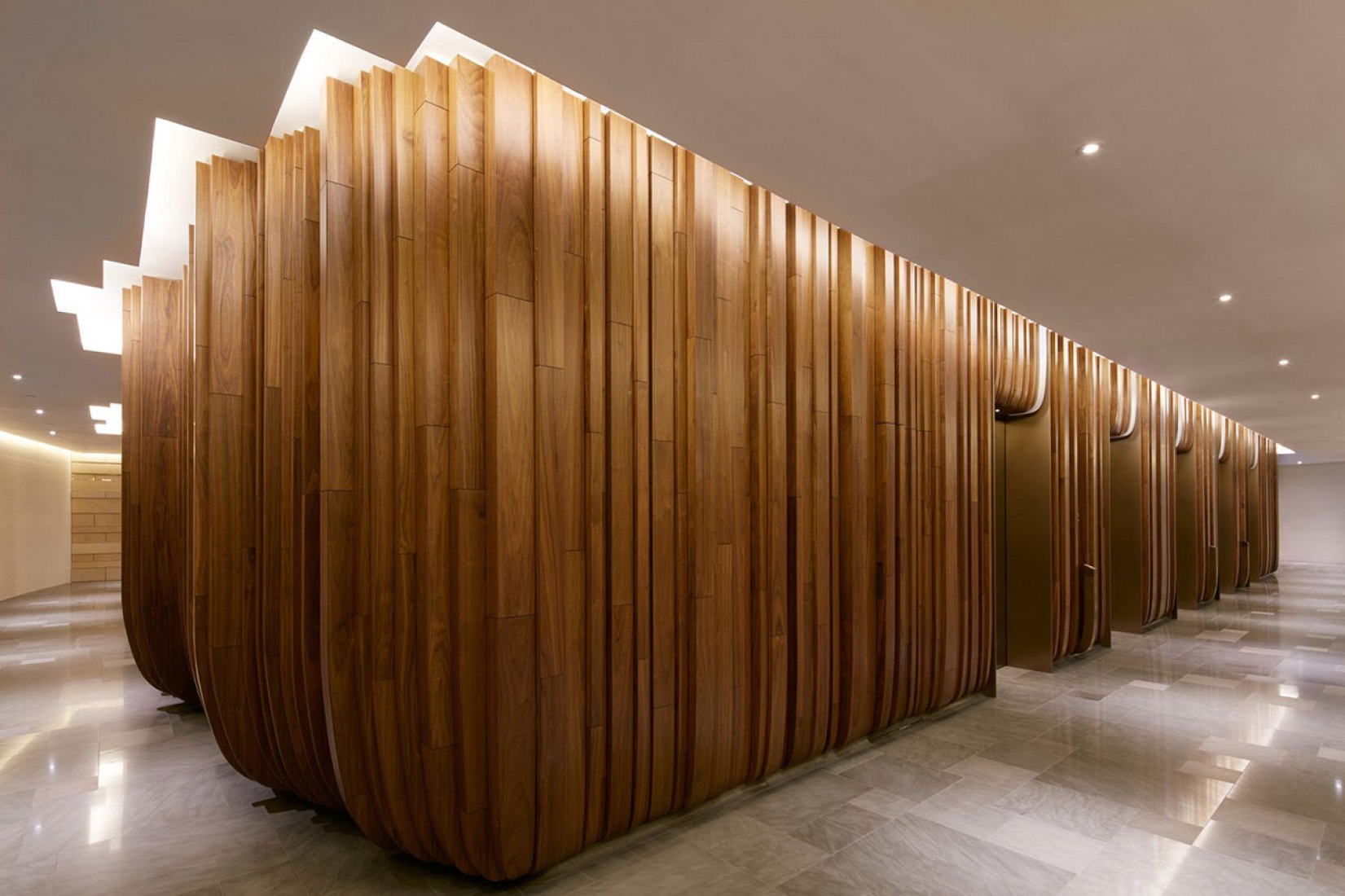 Inside view hotel corridor. Pacific Place by Thomas Heatherwick. Photography courtesy of Heatherwick Studio.