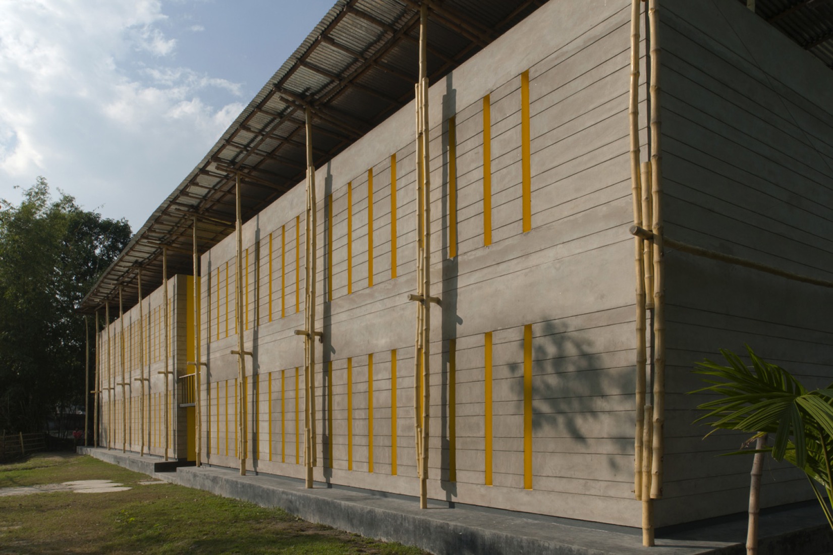 Centro Comunitario Pani en Bangladesh, por SchilderScholte architecten.