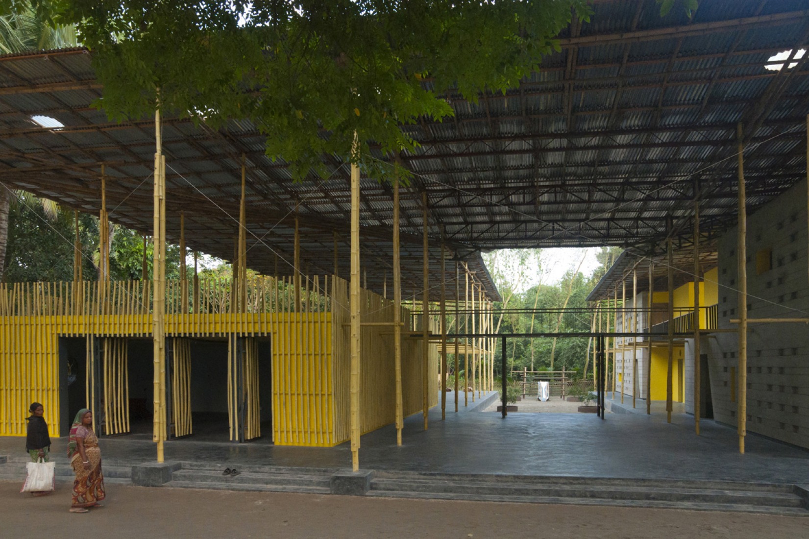 Centro Comunitario Pani en Bangladesh, por SchilderScholte architecten.