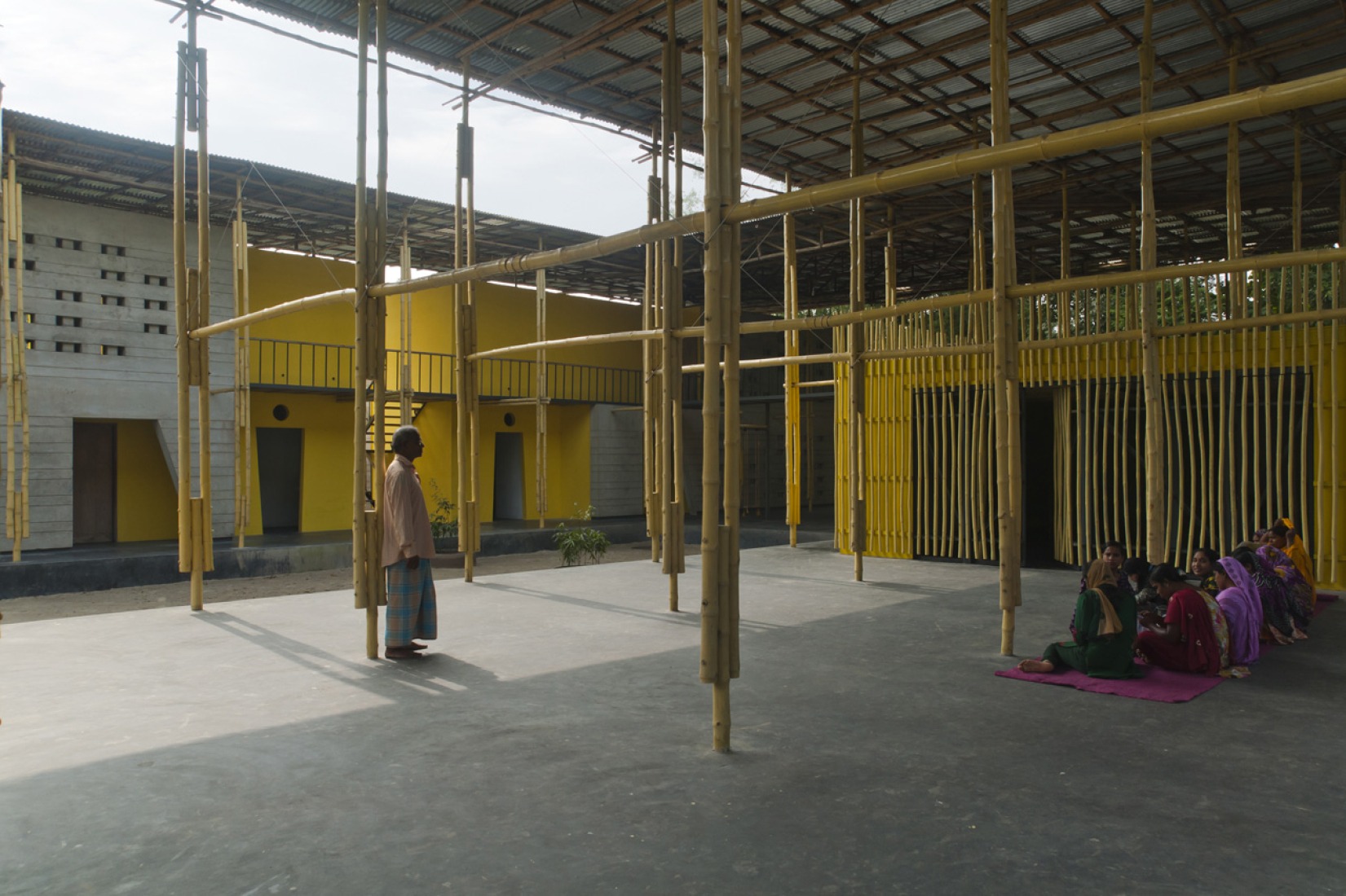 Centro Comunitario Pani en Bangladesh, por SchilderScholte architecten.