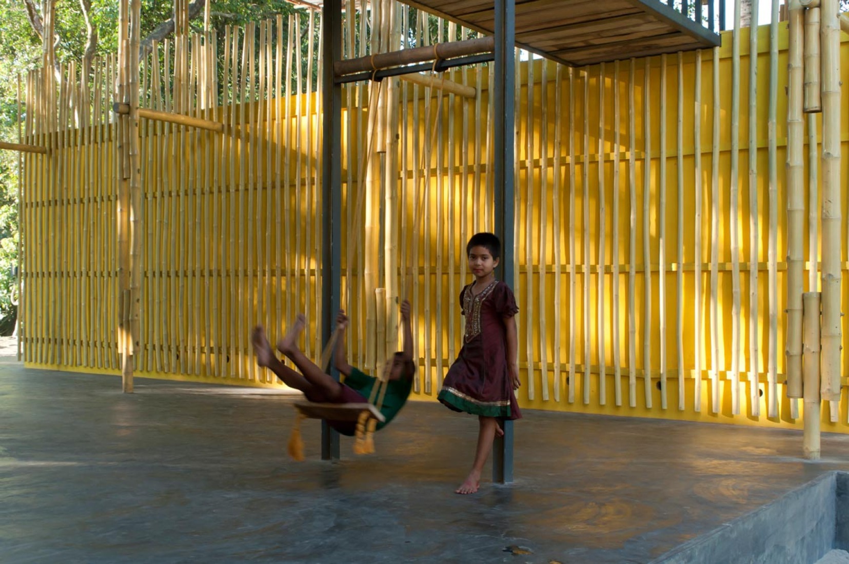 Centro Comunitario Pani en Bangladesh, por SchilderScholte architecten.