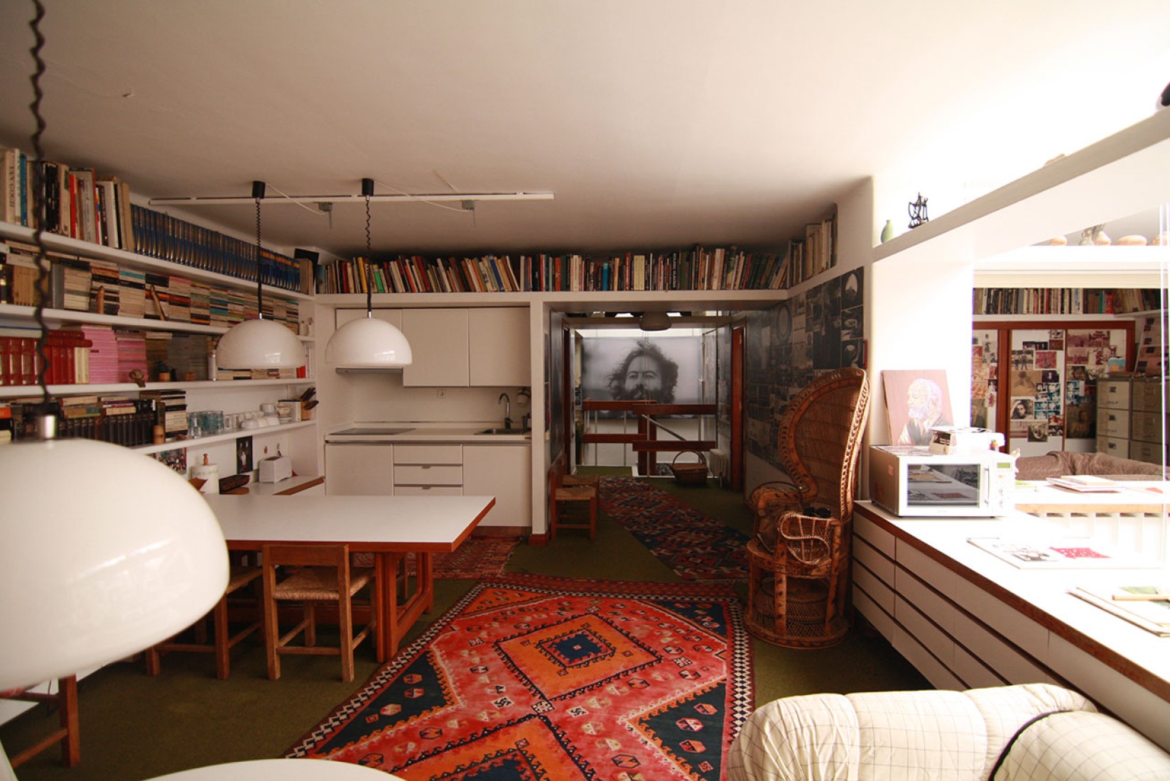 View of the living-room. Fernando Higueras Foundation. Photograph © Leonor Martín /METALOCUS.