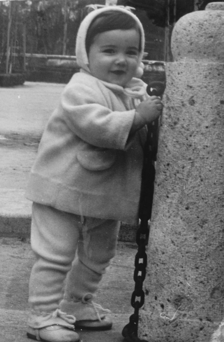 Fuensanta Nieto, Madrid, 1958. Photography from her family archives. Image courtesy of Barcelona Roca Gallery.