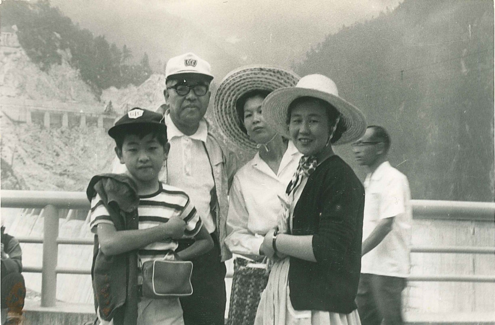 Kengo Kuma on an trip with his family. Image courtesy of Barcelona Roca Gallery.