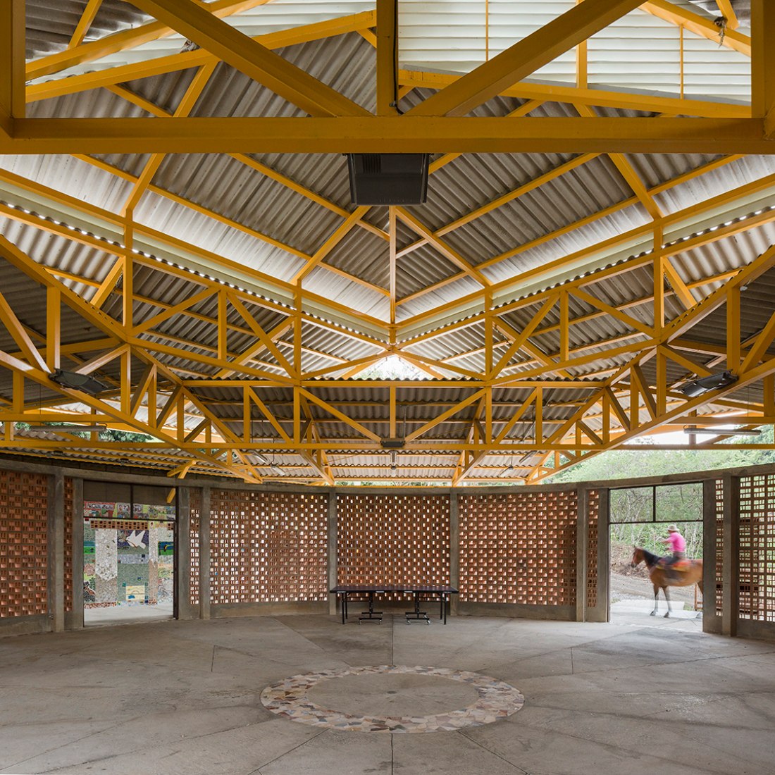 Inside view. Community centre of El Rodeo de Mora by Fournier Rojas Architects. Photography © Fernando Alda.