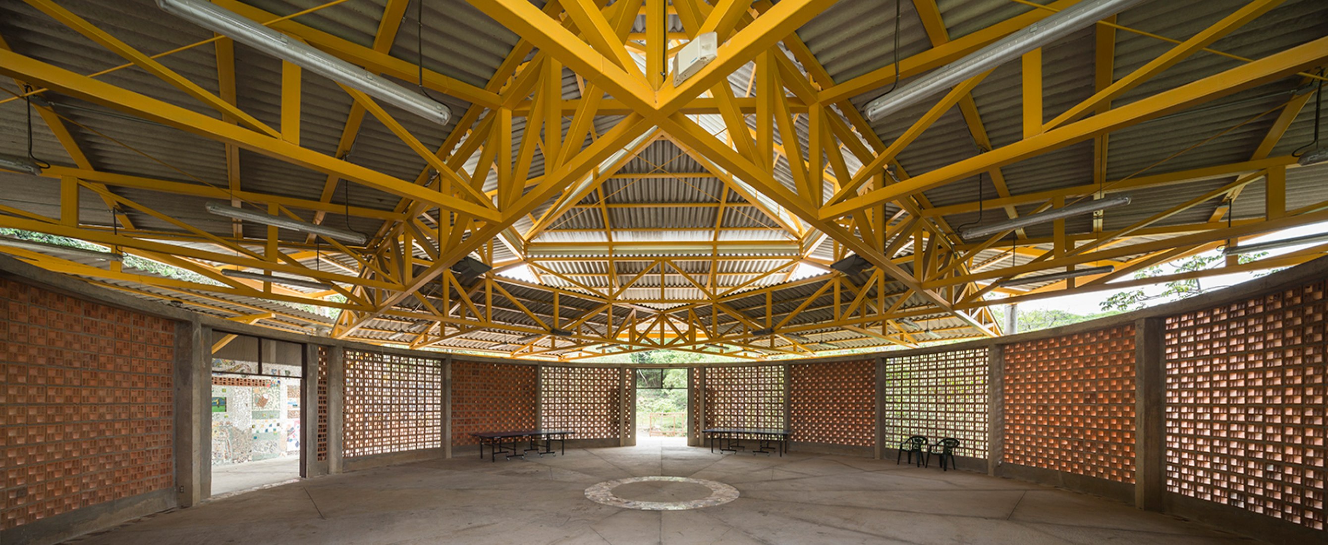 Inside view. Community centre of El Rodeo de Mora by Fournier Rojas Architects. Photography © Fernando Alda.