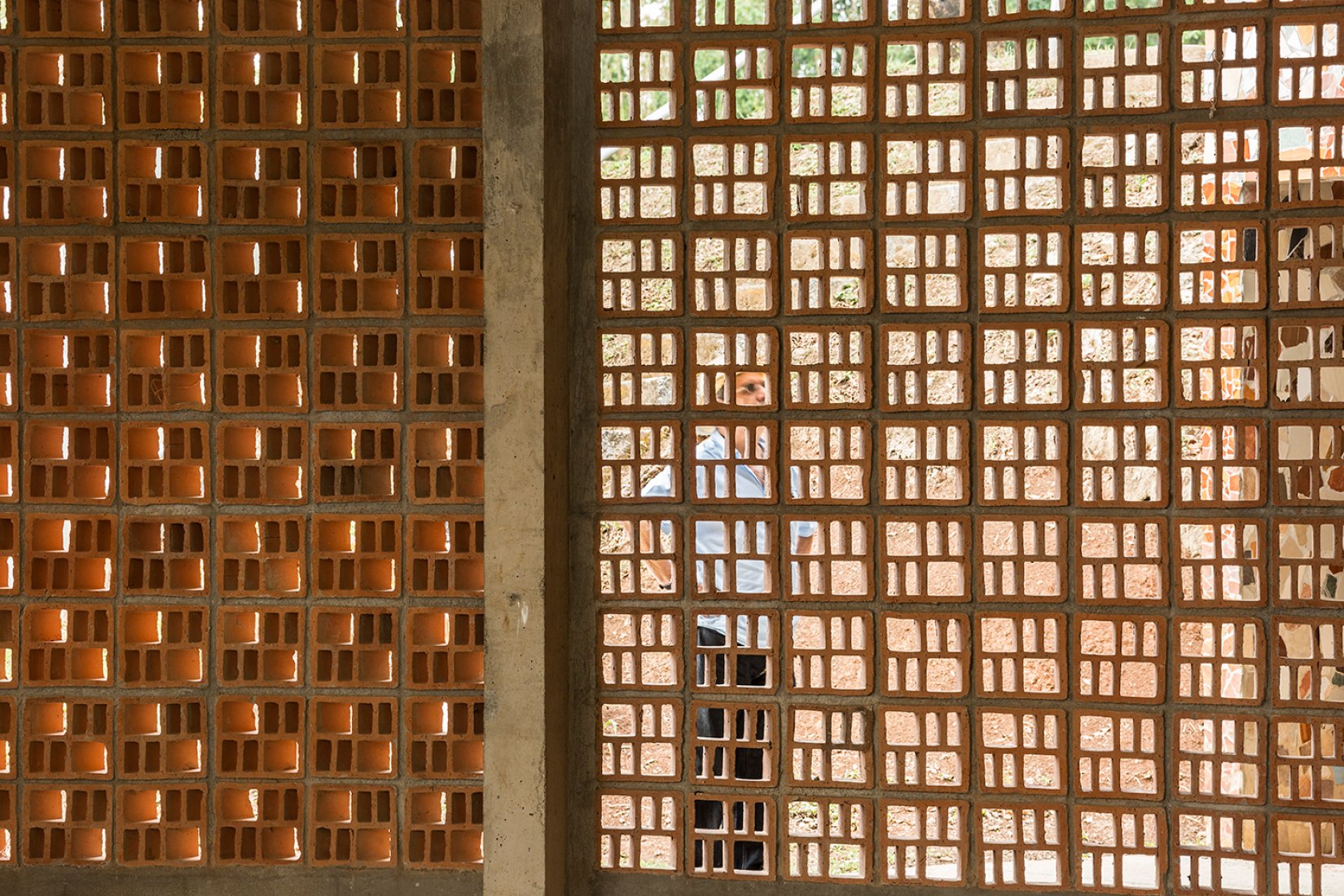 Inside view. Community centre of El Rodeo de Mora by Fournier Rojas Architects. Photography © Fernando Alda.