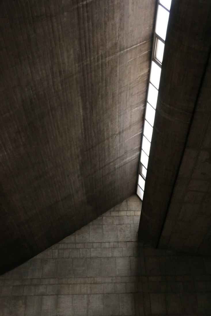 Interior view. Our Lady of the Rosary of the Philippines by Cecilio Sánchez-Robles Tarín. Photography © Elena Gallego / METALOCUS.