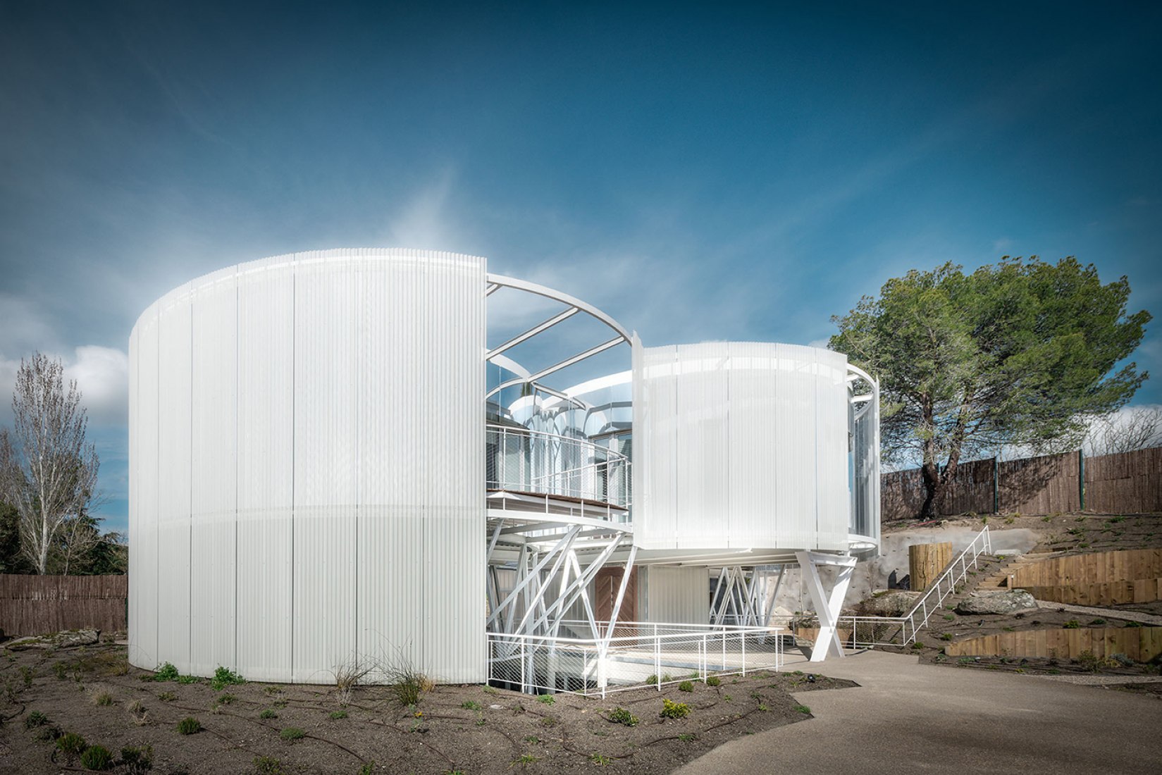 Exterior view entrance. Toboggan House by Z4Z4. Photography courtesy of Imagen Subliminal © Miguel de Guzmán y Rocío Romero.