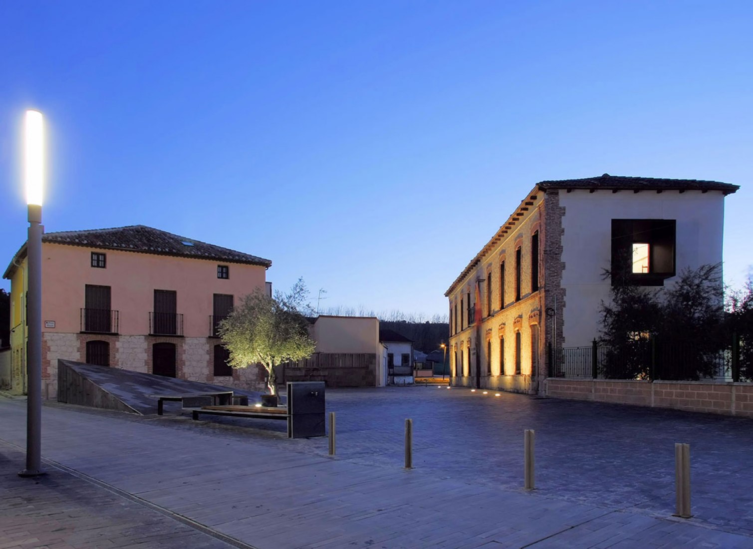 Vista general. Plaza Mayor de Traspinedo por Óscar Miguel Ares Álvarez. Fotografía © Óscar Miguel Ares.