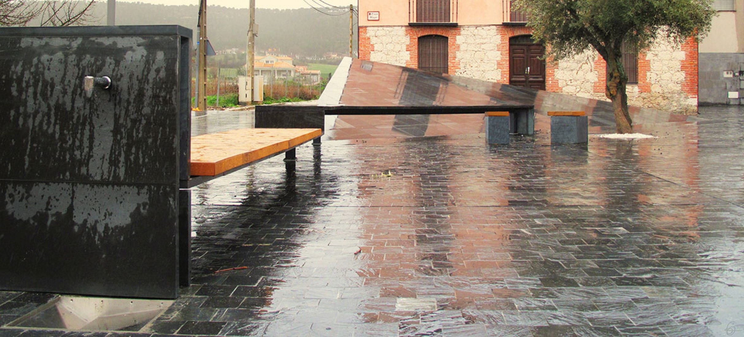 Detalle fuente. Plaza Mayor de Traspinedo por Óscar Miguel Ares Álvarez. Fotografía © Óscar Miguel Ares.