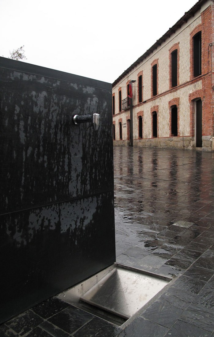 Detalle fuente. Plaza Mayor de Traspinedo por Óscar Miguel Ares Álvarez. Fotografía © Óscar Miguel Ares.