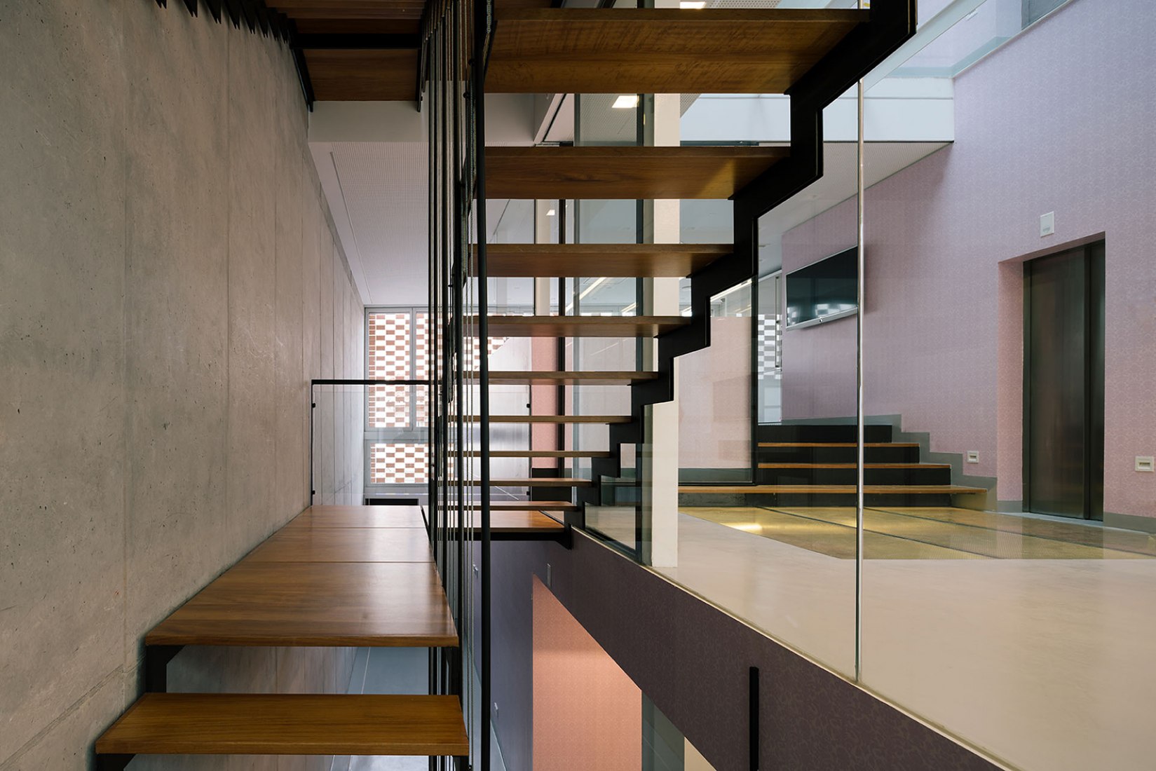 Vista interior salón. Casa T por Olalquiaga Arquitectos. Fotografía © Miguel de Guzmán / Imagen Subliminal.